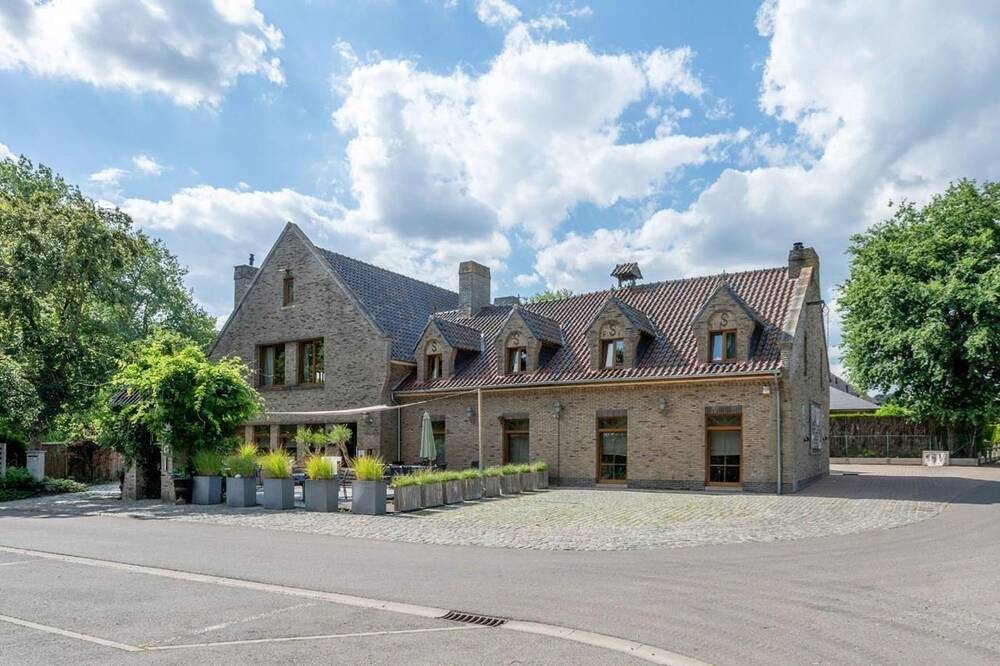 Immeuble de rapport - Immeuble à appartement à vendre à Dilbeek 1700 895000.00€ chambres 885.00m² - Annonce 274405