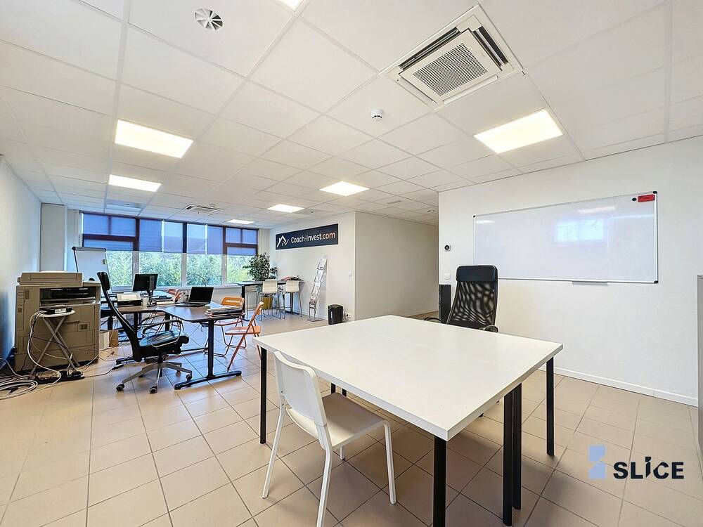 Commerce à louer à Jodoigne 1370 1050.00€  chambres 142.00m² - Annonce 288117