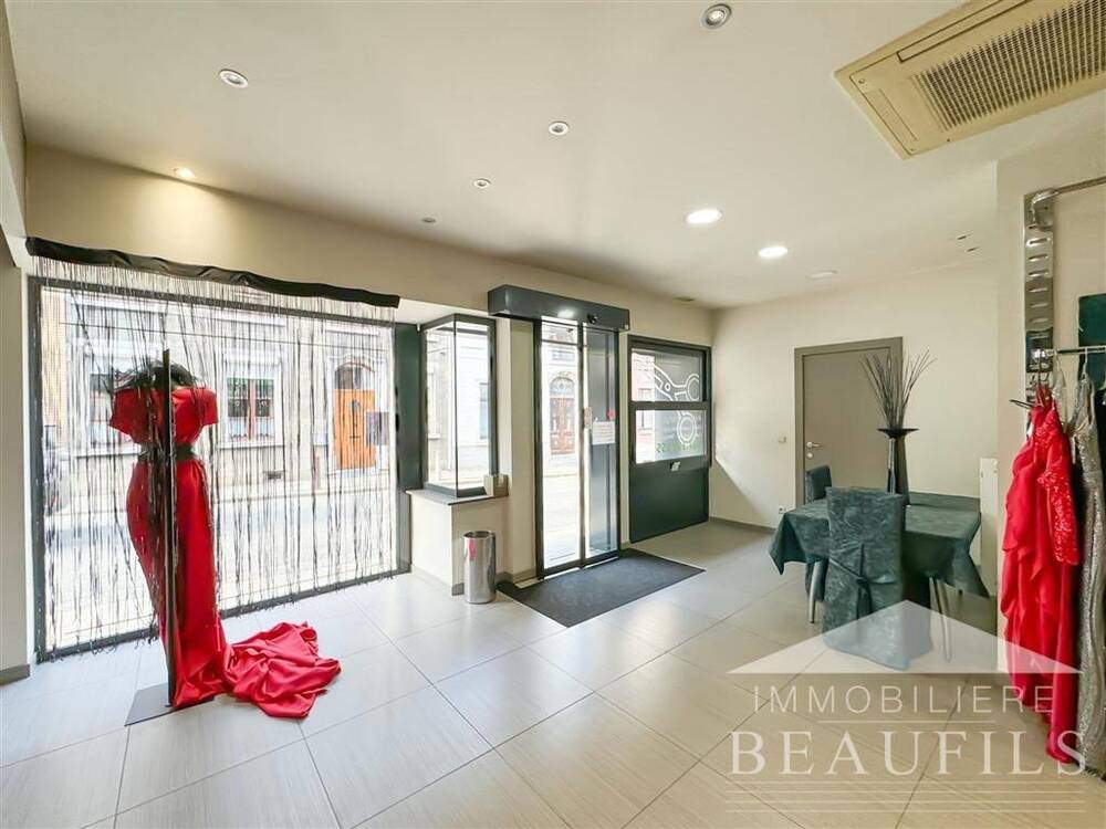 Commerce à louer à Nivelles 1400 975.00€ chambres 57.00m² - Annonce 294809