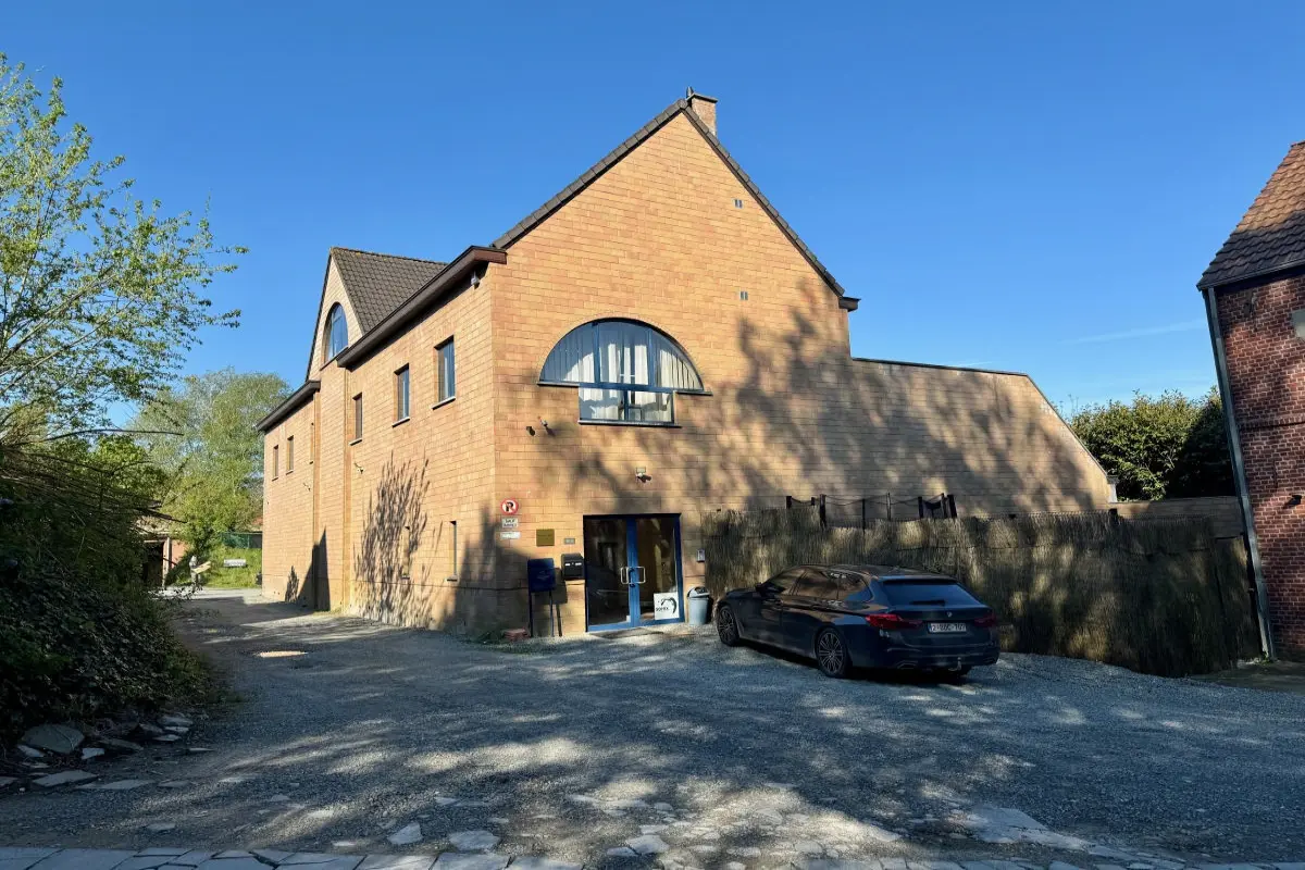 Handelszaak te  koop in Waterloo 1410 1350000.00€ 1 slaapkamers 705.00m² - Zoekertje 610175