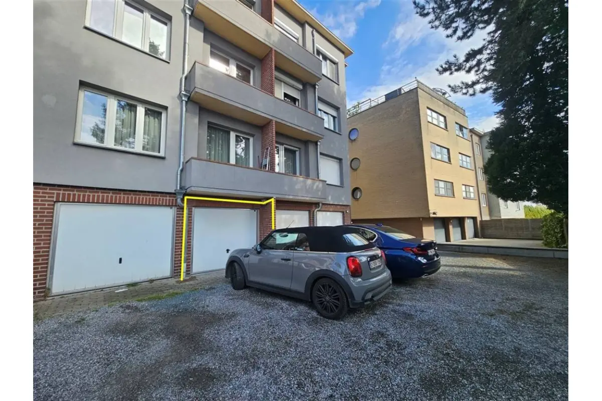 Box à vendre à Zellik 1731 28000.00€  chambres m² - Annonce 299194