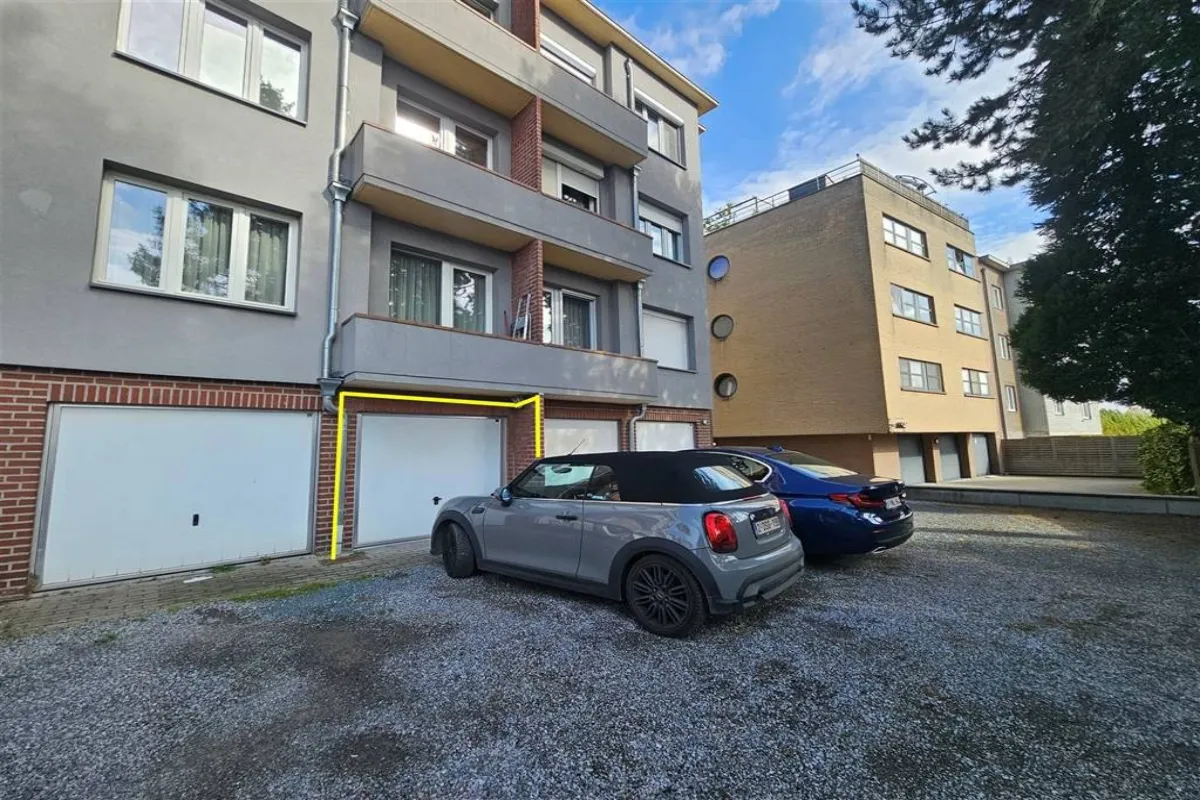 Parking & garage te  koop in Zellik 1731 28000.00€  slaapkamers m² - Zoekertje 299194