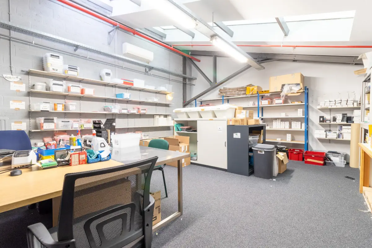 Commerce à louer à Genval 1332 900.00€  chambres 82.00m² - Annonce 336567