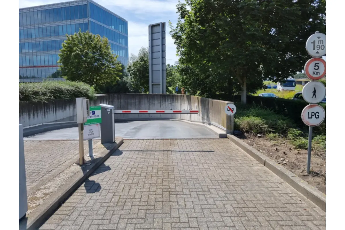 Parking & garage te  huur in Zaventem 1930 149.00€  slaapkamers m² - Zoekertje 341879