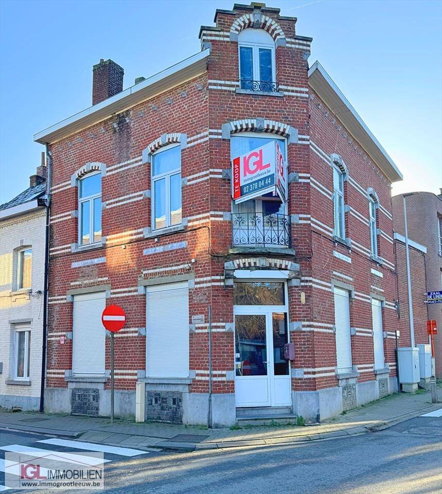 Handelszaak te koop in Sint-Pieters-Leeuw 1600 260000.00€ 3 slaapkamers 258.00m² - Zoekertje 359018