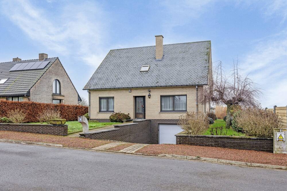 Villa te  koop in Sint-Kwintens-Lennik 1750 475000.00€ 5 slaapkamers 255.00m² - Zoekertje 370495