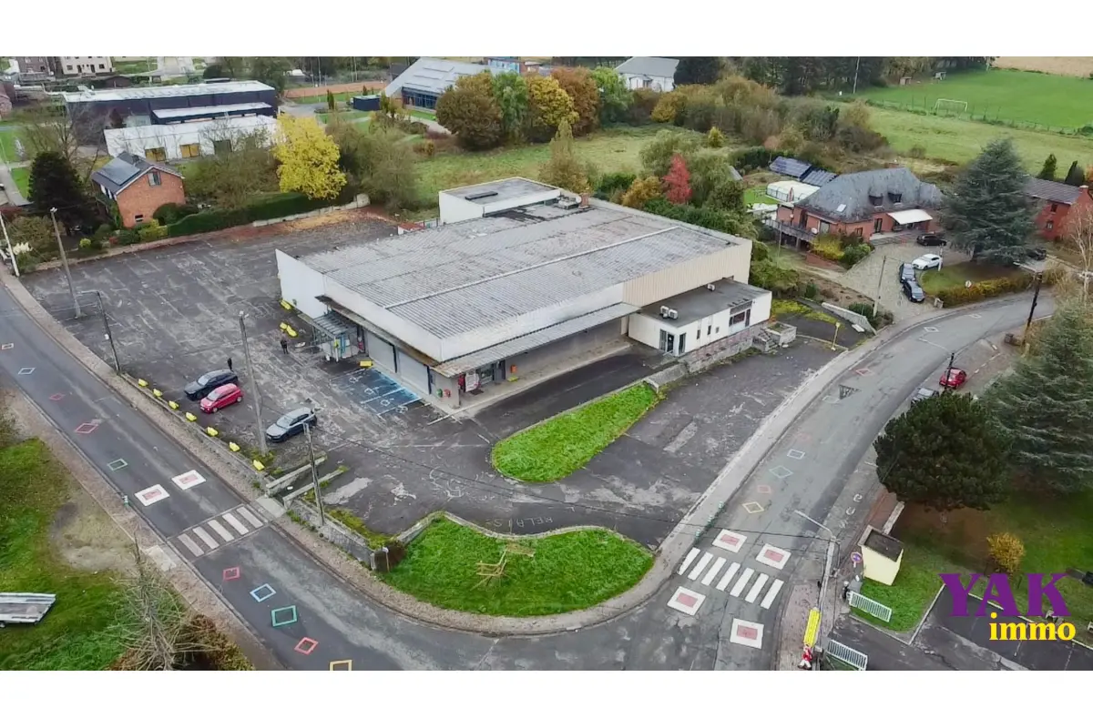 Immeuble de rapport - Immeuble à appartement à  à Jemeppe-sur-Sambre 5190 7500.00€  chambres 1818.00m² - Annonce 373816