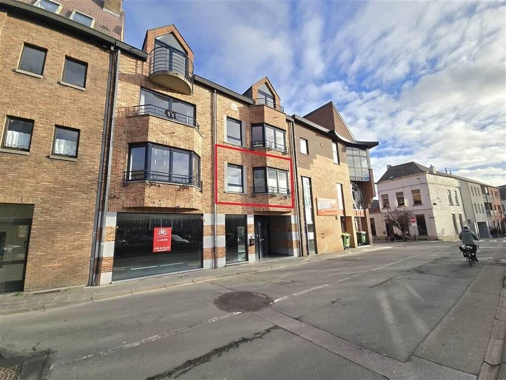 Handelszaak te huur in Waver 1300 825.00€ slaapkamers 68.00m² - Zoekertje 374538