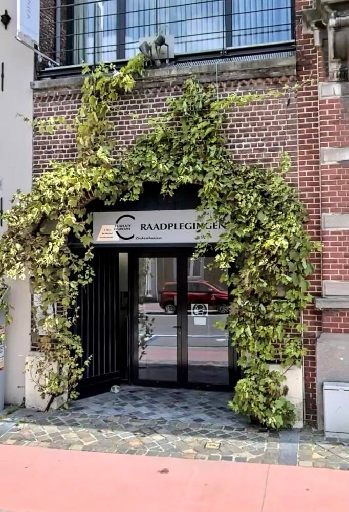 Autre à louer à Halle 1500 2200.00€  chambres m² - Annonce 378405