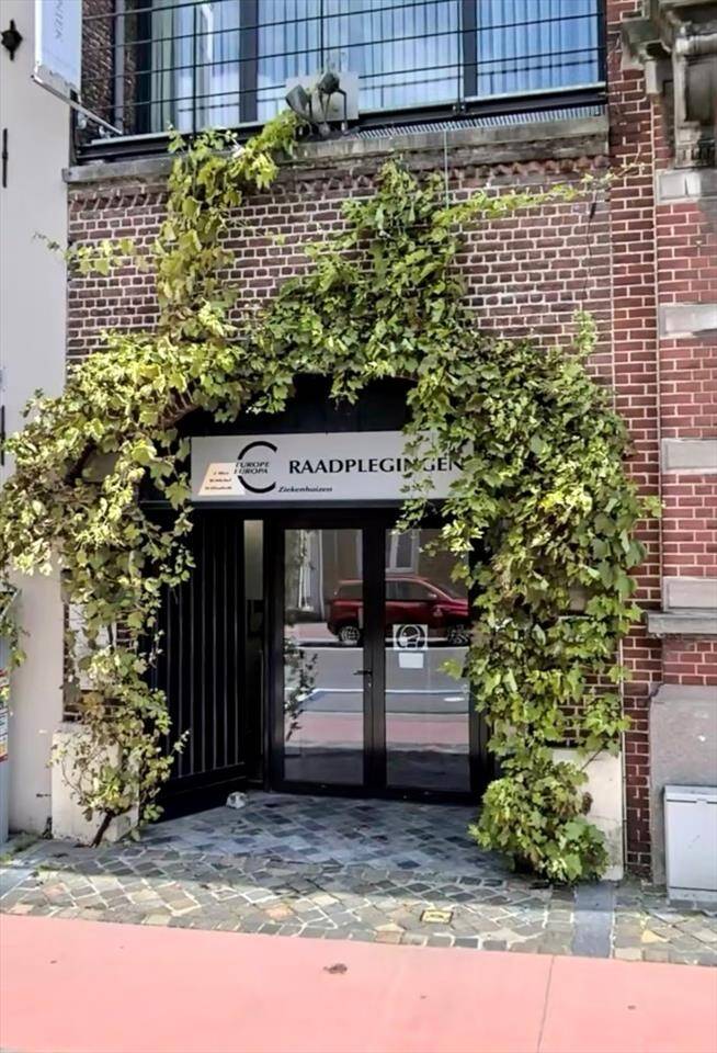Autre à louer à Halle 1500 2200.00€  chambres m² - Annonce 378405