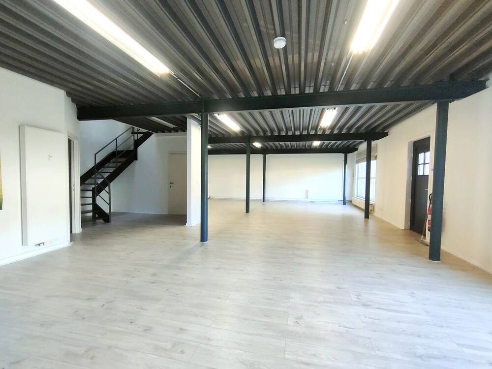 Commerce à louer à Braine-le-Château 1440 1500.00€ chambres 245.00m² - Annonce 379705