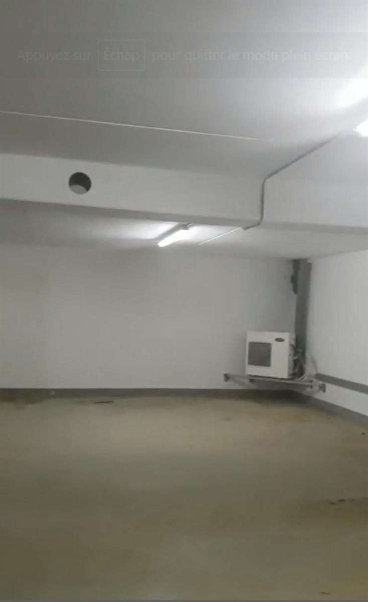 Box à louer à Rhode-Saint-Genese 1640 350.00€ chambres 50.00m² - Annonce 414147