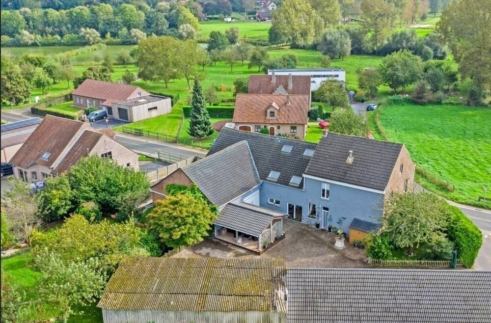 Huis te koop in Sint-Pieters-Leeuw 1600 775000.00€ 5 slaapkamers 480.00m² - Zoekertje 443480
