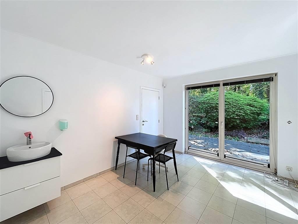 Handelszaak te  huur in Waver 1300 575.00€  slaapkamers m² - Zoekertje 403108