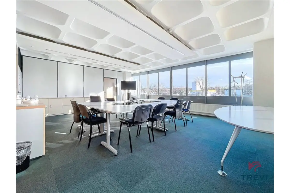 Commerce à  à Wauthier-Braine 1440 1950.00€  chambres 85.00m² - Annonce 388275