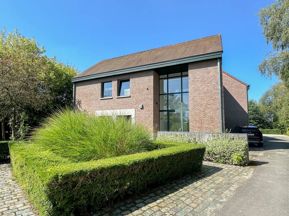 Commerce à louer à Lasne 1380 1950.00€ chambres 130.00m² - Annonce 389997