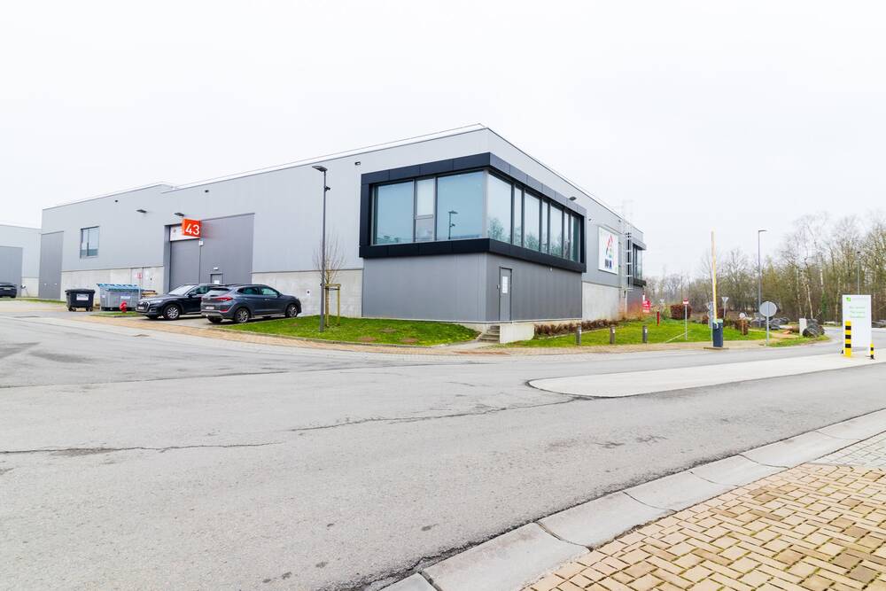 Commerce à louer à Mont-Saint-Guibert 1435 4650.00€ chambres 530.00m² - Annonce 399343
