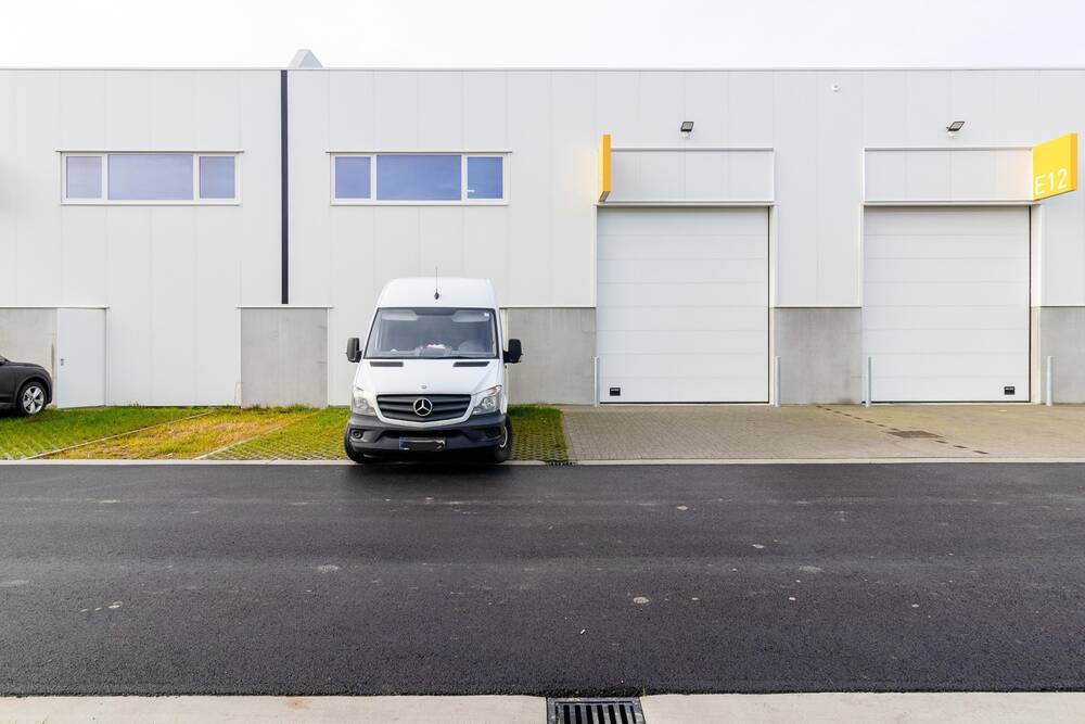 Commerce à louer à Nivelles 1400 1650.00€ chambres 216.00m² - Annonce 403885