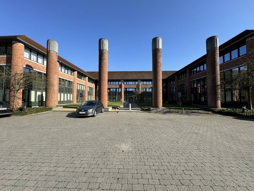 Commerce à louer à Waterloo 1410 950.00€ 0 chambres m² - Annonce 408924