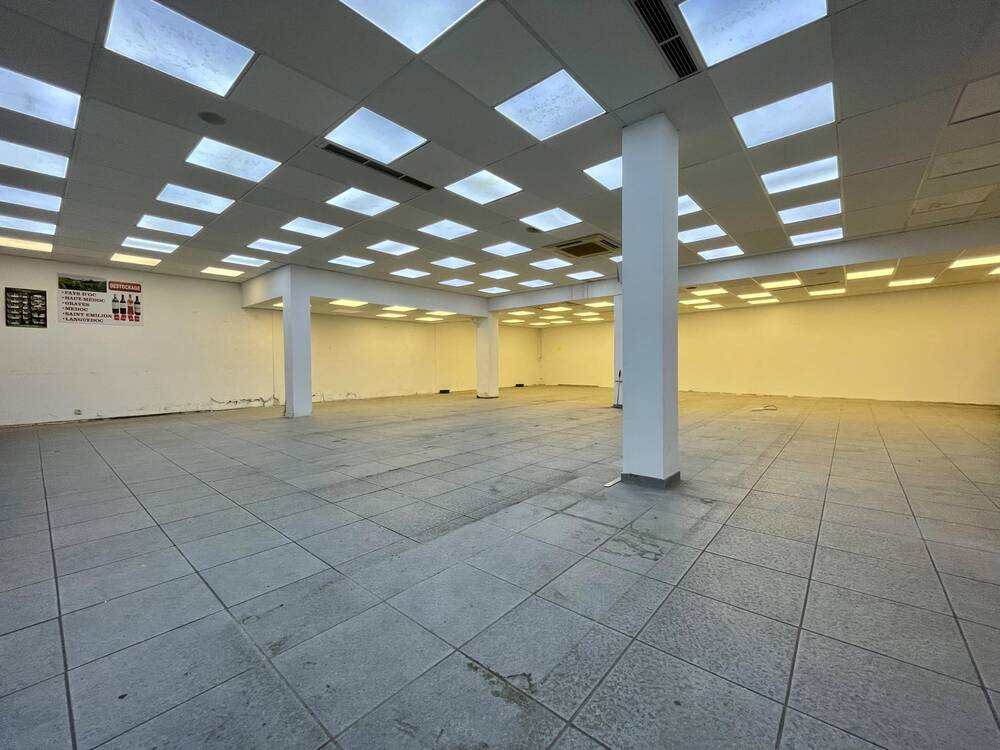 Handelszaak te huur in Waver 1300 2500.00€ slaapkamers 464.00m² - Zoekertje 415393
