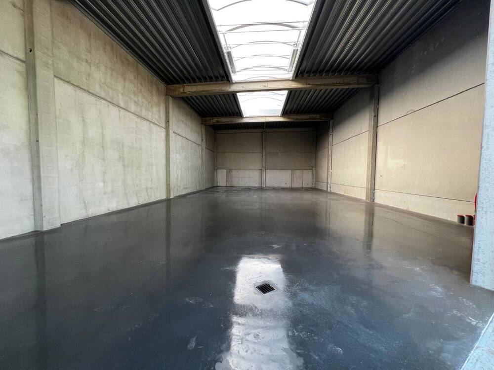Commerce à louer à Wavre 1300 1900.00€ chambres 239.00m² - Annonce 417545