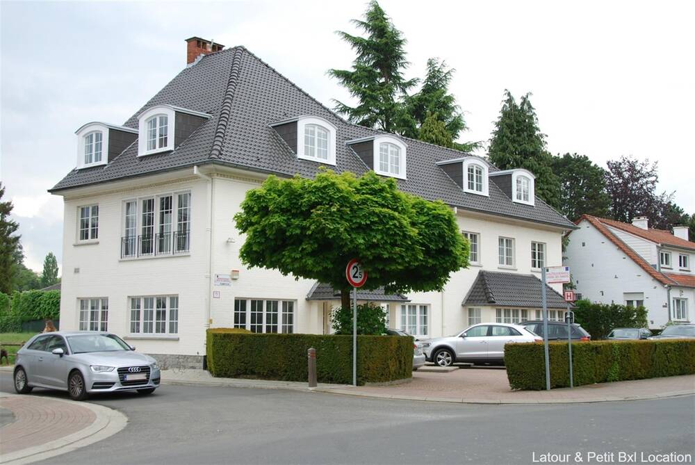 Commerce à louer à Rhode-Saint-Genese 1640 1690.00€ chambres 163.00m² - Annonce 418457