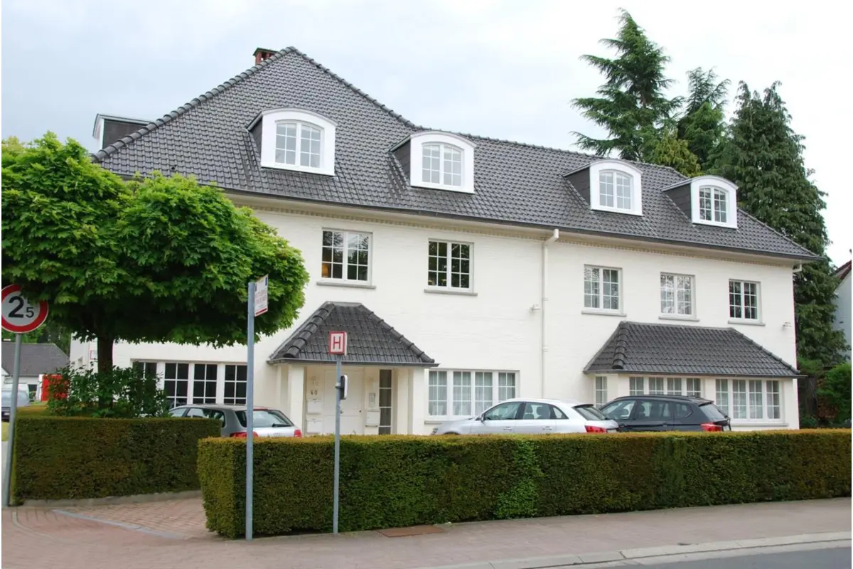 Handelszaak te  huur in Sint-Genesius-Rode 1640 1690.00€  slaapkamers 170.00m² - Zoekertje 421663