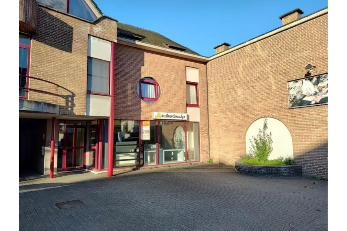 Handelszaak te  koop in Roosdaal 1760 150000.00€  slaapkamers 100.00m² - Zoekertje 596809