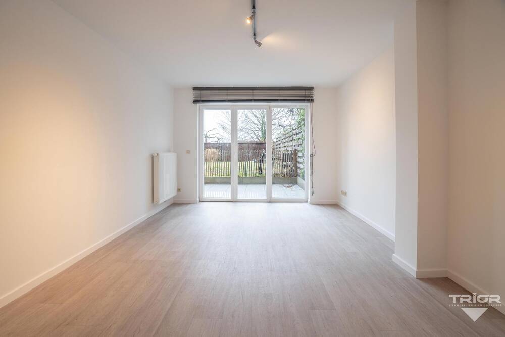 Commerce à louer à Waterloo 1410 500.00€  chambres 20.50m² - Annonce 425428