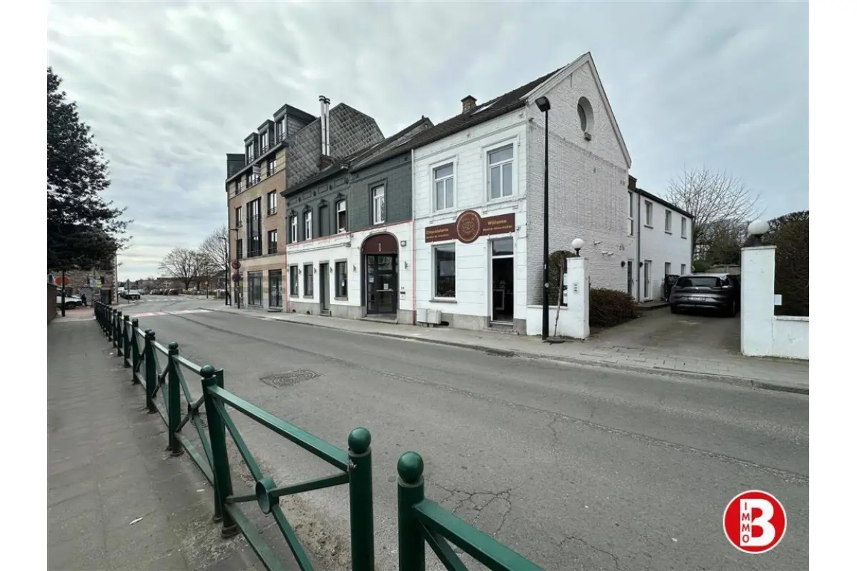 Handelszaak te  huur in Waterloo 1410 2000.00€  slaapkamers 115.00m² - Zoekertje 428881