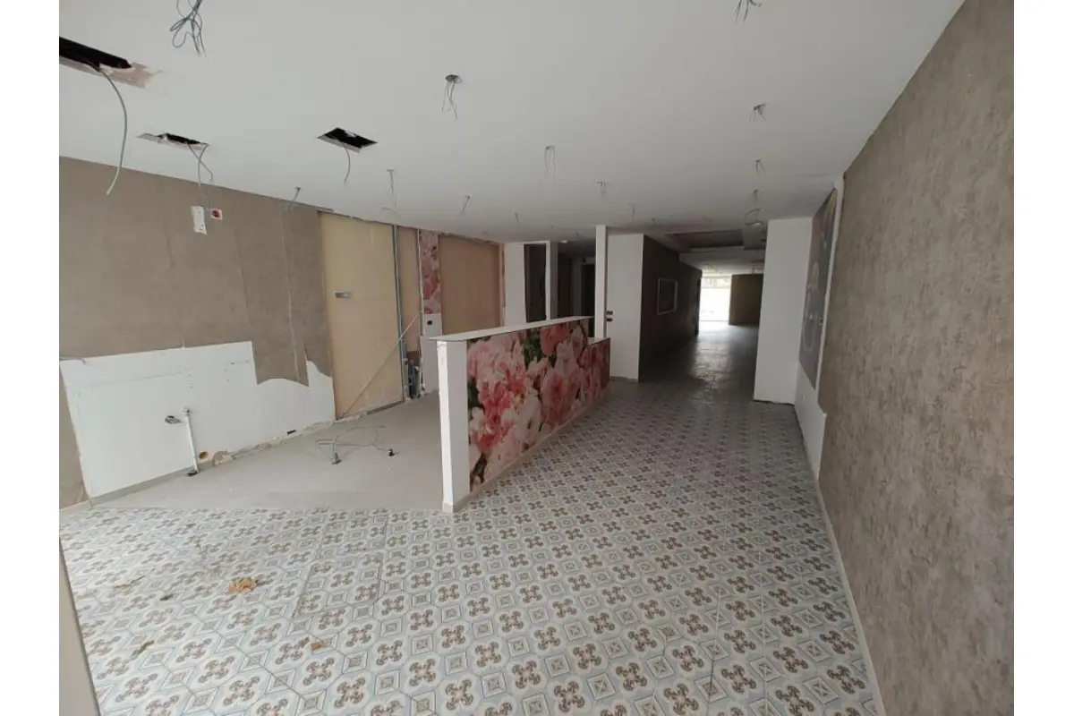 Commerce à vendre à Halle 1500 265000.00€  chambres 300.00m² - Annonce 601574