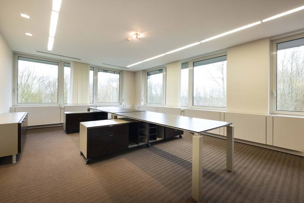 Commerce à vendre à Waterloo 1410 415000.00€  chambres 245.00m² - Annonce 430603
