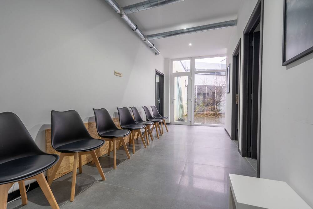 Commerce à louer à Waterloo 1410 1200.00€  chambres 110.00m² - Annonce 433340