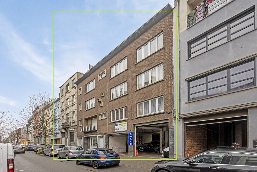 Appartementsgebouw te  in Sint-Jans-Molenbeek 1080 1650000.00€ 16 slaapkamers 1400.00m² - Zoekertje 435702