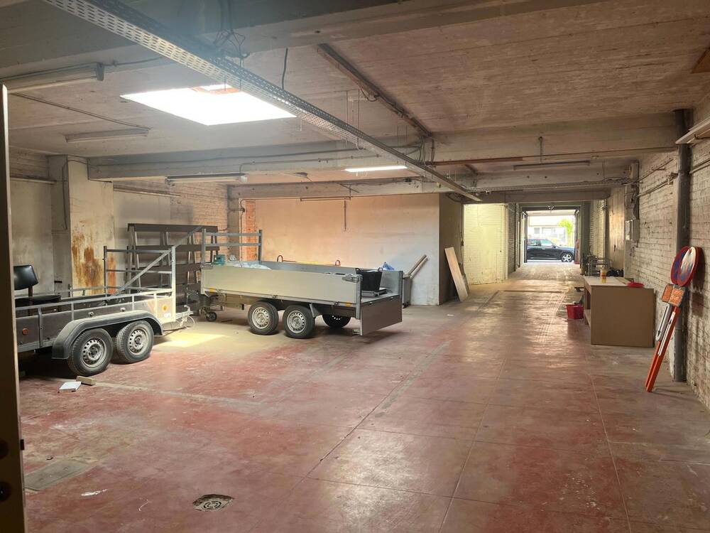 Handelszaak te in Anderlecht 1070 265000.00€ slaapkamers 299.00m² - Zoekertje 435605
