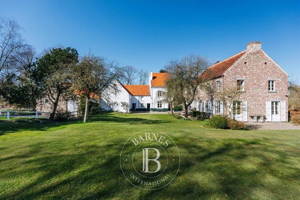 Huis te koop in Lasne 1380 2450000.00€ 6 slaapkamers 420.00m² - Zoekertje 434757