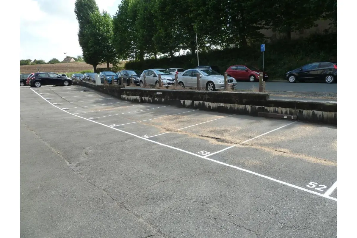 Parking te  in Nijvel 1400 40.00€  slaapkamers m² - Zoekertje 437176