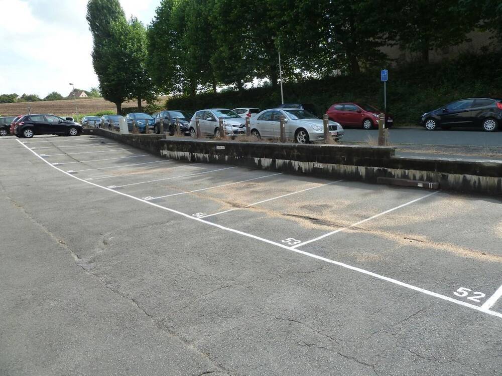 Parking à à Nivelles 1400 40.00€ chambres m² - Annonce 437176
