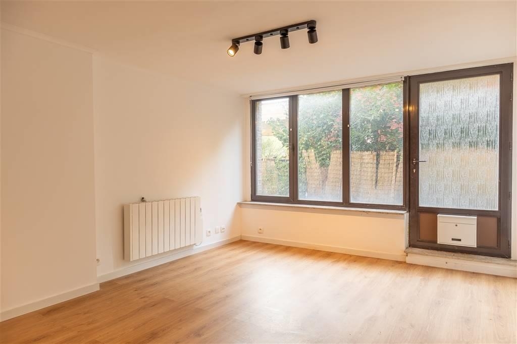 Handelszaak te  koop in Sint-Genesius-Rode 1640 110000.00€  slaapkamers m² - Zoekertje 439893