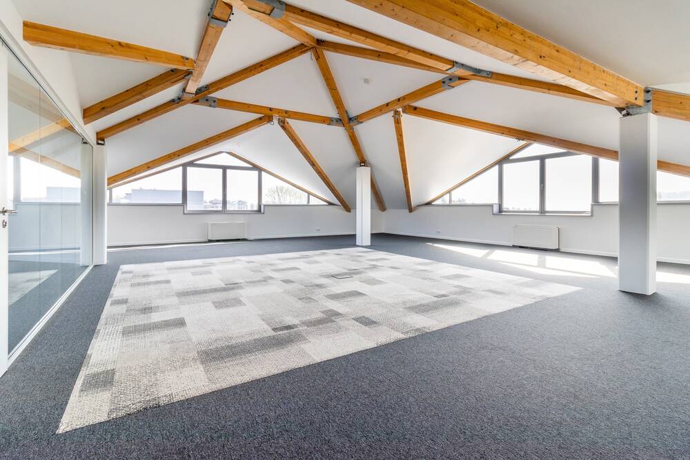 Commerce à louer à Mont-Saint-Guibert 1435 2800.00€ chambres 203.00m² - Annonce 447799