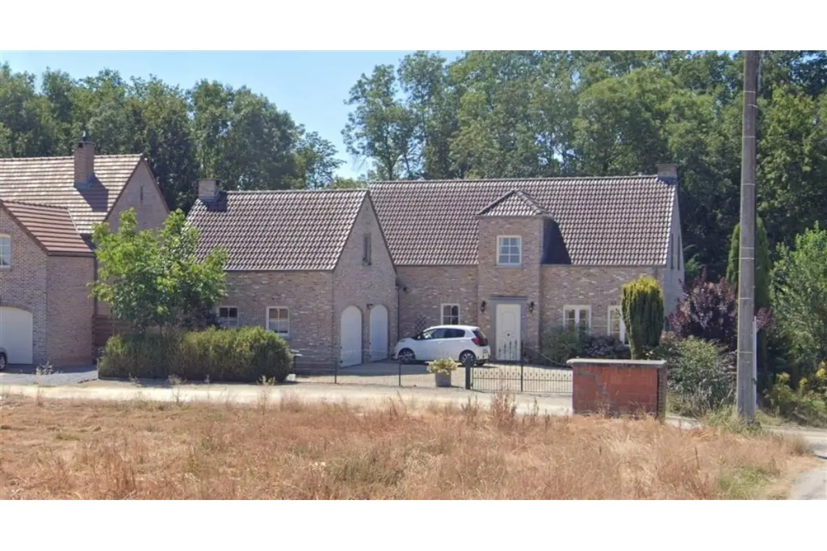 Huis te  koop in Laatwijk 1370 295000.00€ 3 slaapkamers 210.00m² - Zoekertje 452110