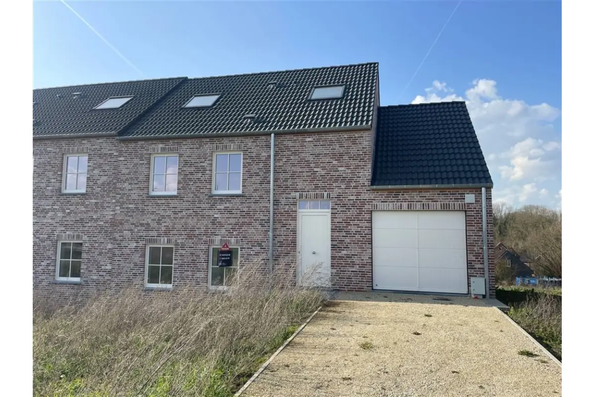 Huis te  koop in Orp-le-Grand 1350 437798.30€ 4 slaapkamers 216.00m² - Zoekertje 451440