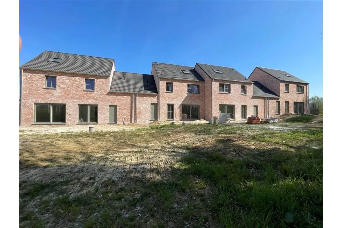 Huis te  koop in Orp-le-Grand 1350 385088.00€ 3 slaapkamers 195.00m² - Zoekertje 451444