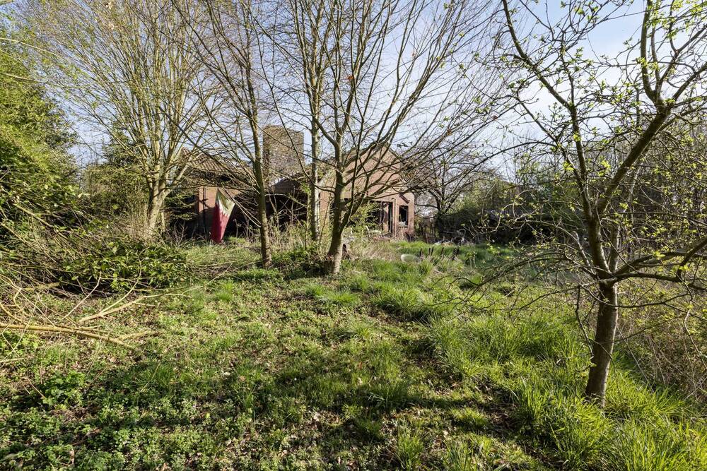 Huis te koop in Sint-Pieters-Leeuw 1600 445000.00€ 1 slaapkamers m² - Zoekertje 453358