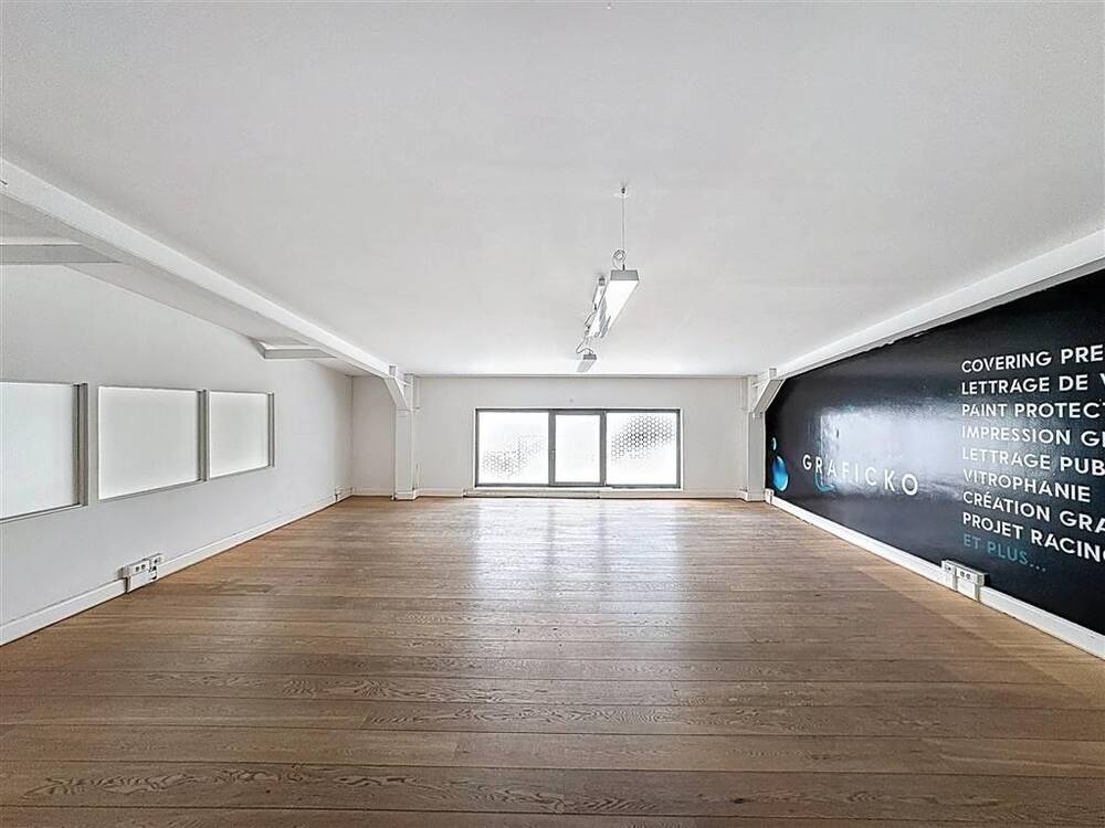 Commerce à louer à Braine-l'Alleud 1420 2050.00€ chambres 125.00m² - Annonce 453102