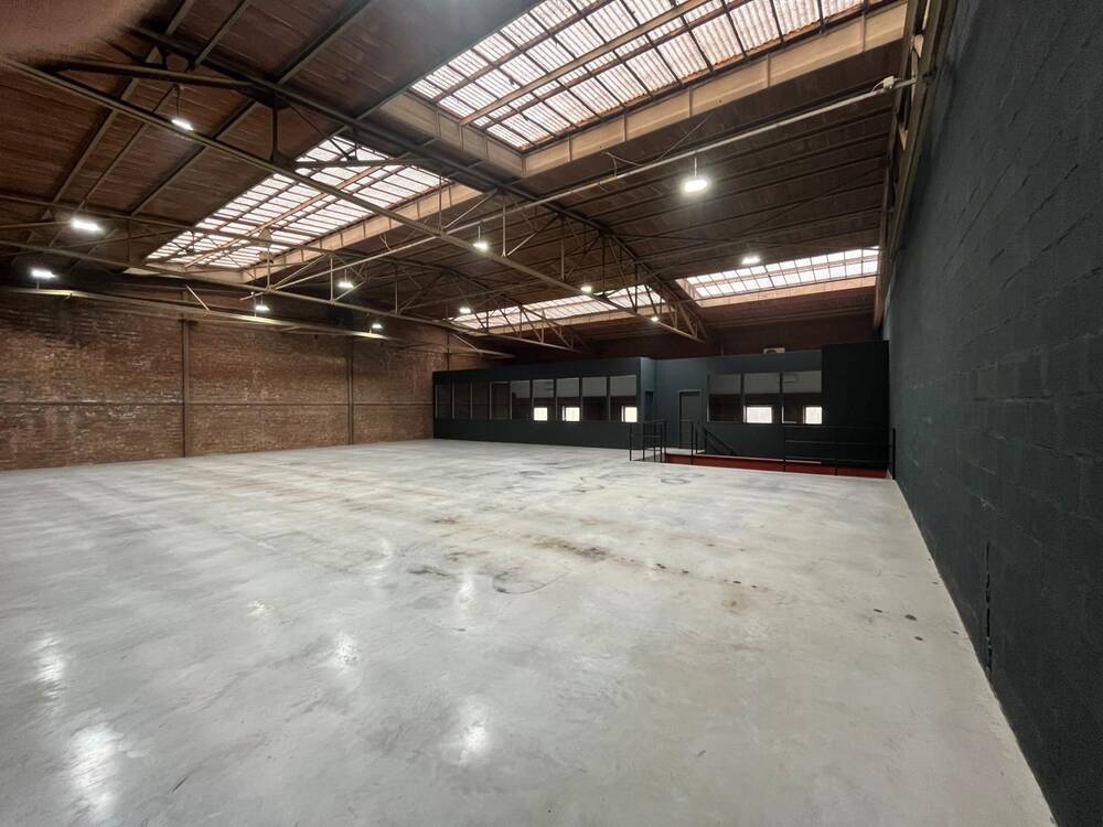 Commerce à louer à Waterloo 1410 6500.00€  chambres 770.00m² - Annonce 453776