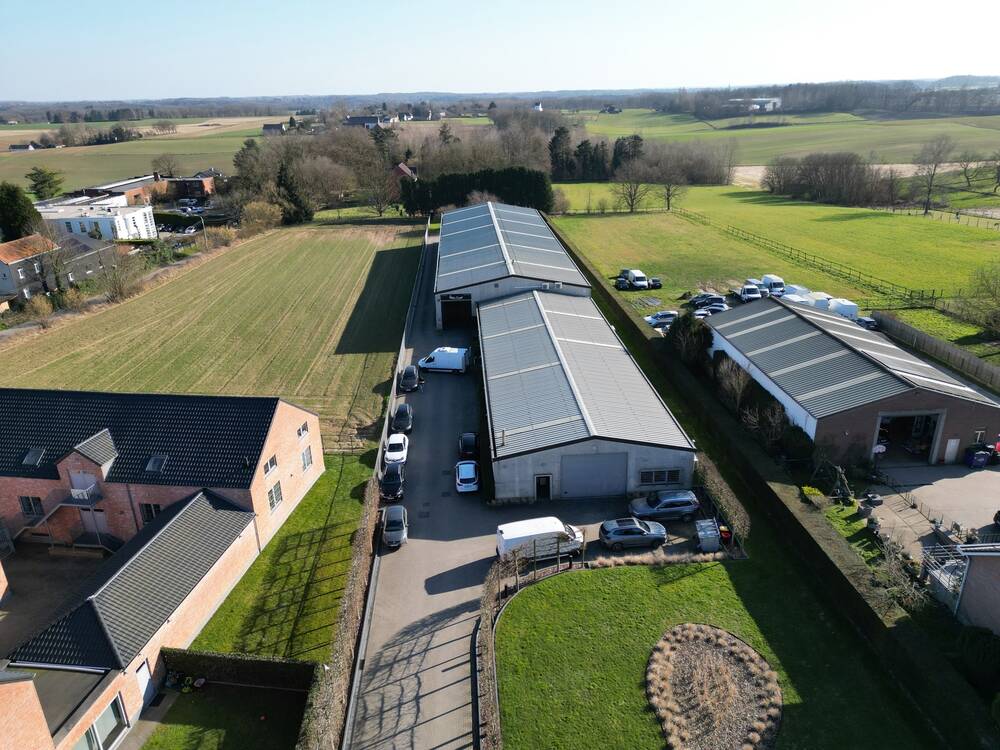 Commerce à louer à Overijse 3090 1650.00€ chambres 230.00m² - Annonce 456029