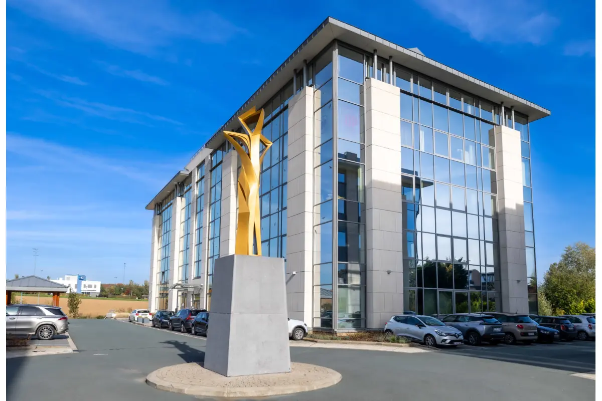 Commerce à louer à Louvain-la-Neuve 1348 3298.00€  chambres 403.00m² - Annonce 457581