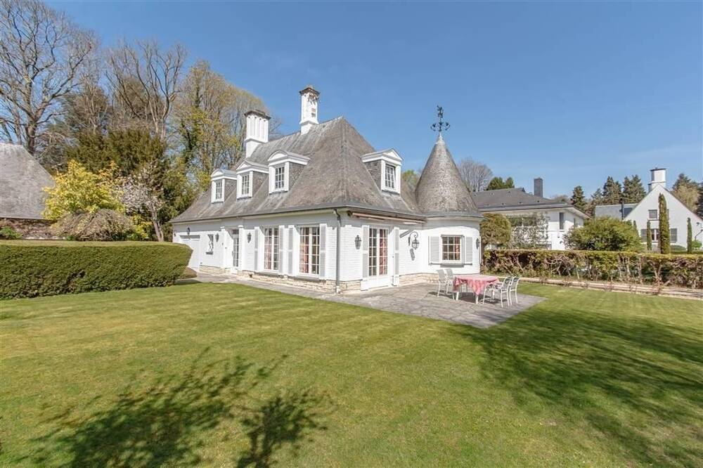 Villa te koop in Sint-Genesius-Rode 1640 925000.00€ 4 slaapkamers 242.00m² - Zoekertje 459963