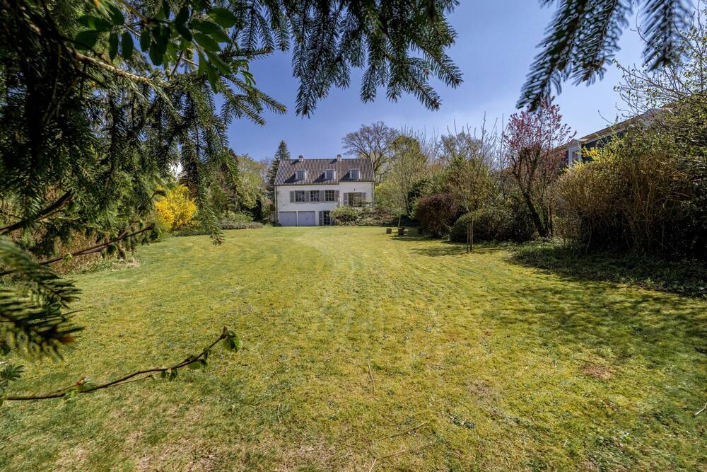 Villa te koop in Sint-Genesius-Rode 1640 1095000.00€ 5 slaapkamers 250.00m² - Zoekertje 459585